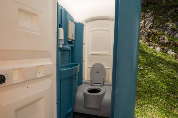 Portable Toilet Options We Offer in Catasauqua, PA